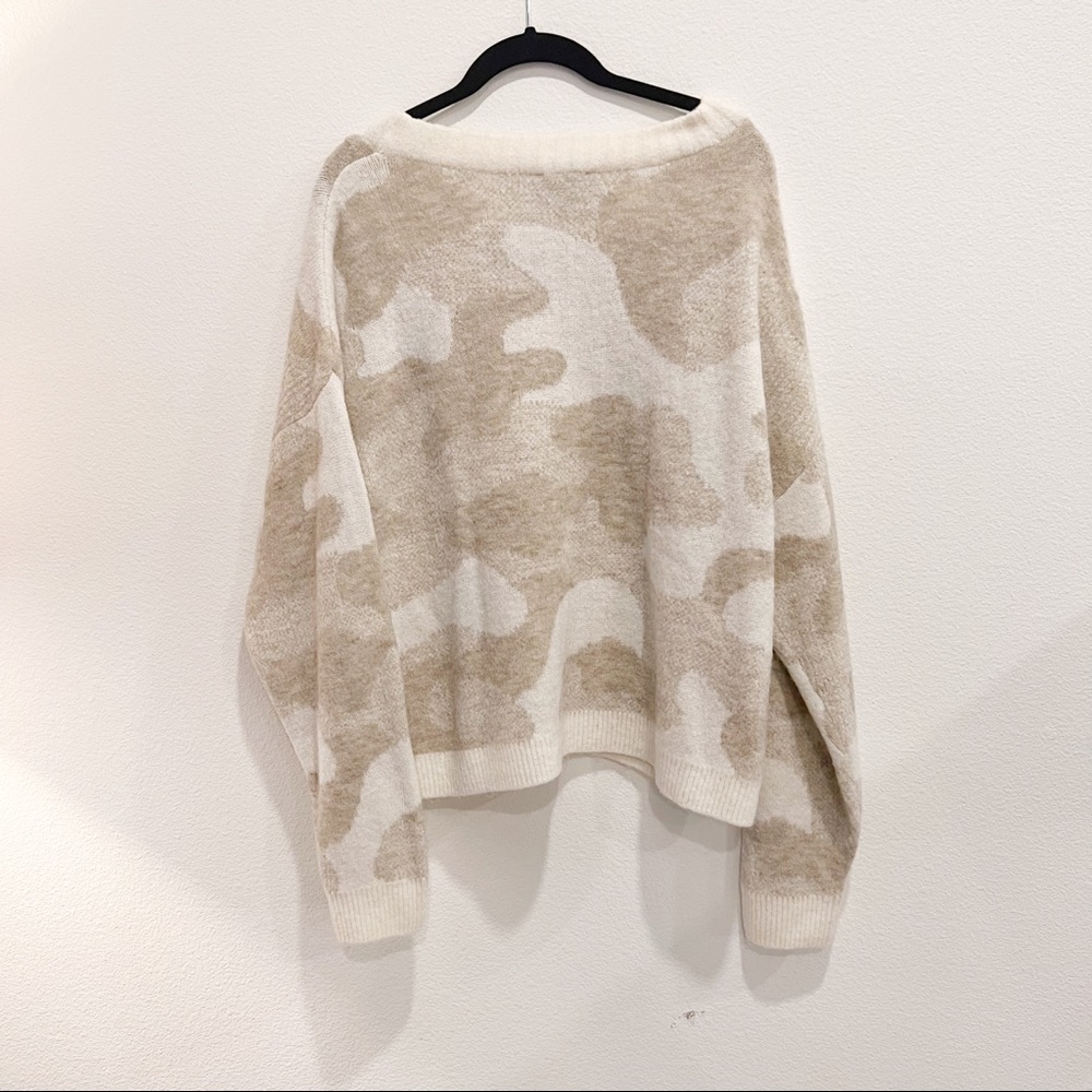 Express sweater - Picture 2 of 3